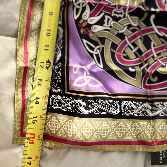 Patrick Francis NWT CELTIC KNOT SILK SCARF - Picture 7 of 14